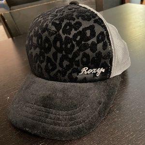 Black leopard velvet Roxy baseball hat